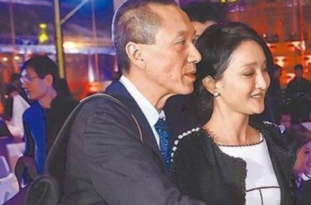 8年姐弟恋告吹！她的感情史，真是狗血得荡气回肠！