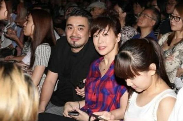 8年姐弟恋告吹！她的感情史，真是狗血得荡气回肠！