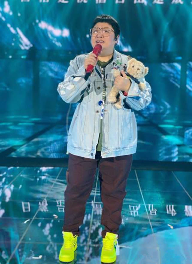 韩红60辆救护车支援湖北，网友捐款被原路退回，实力打脸举报者
