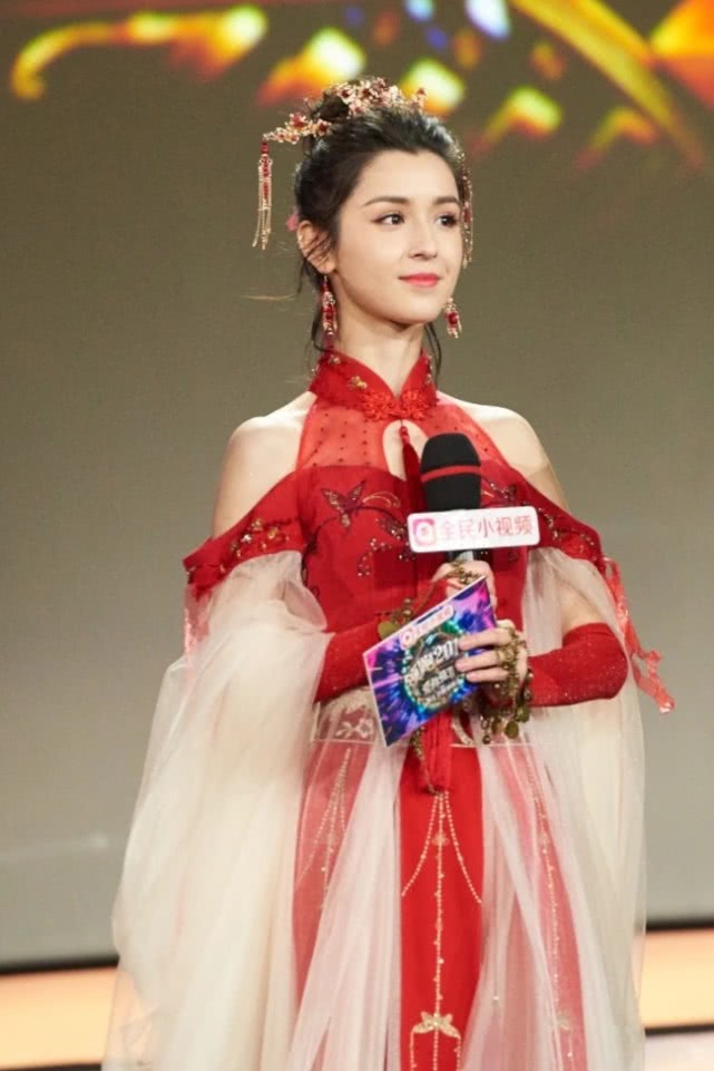 有一种美叫哈妮克孜初看时惊艳，久了却觉得一般不耐看