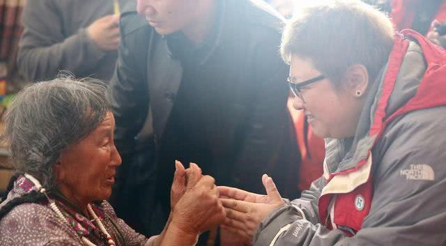 范冰冰翟天临：劣迹艺人捐款献爱心为什么就要被骂"洗白"？