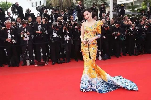 范冰冰再登海外封面，美是很美，就是很“掉价”！