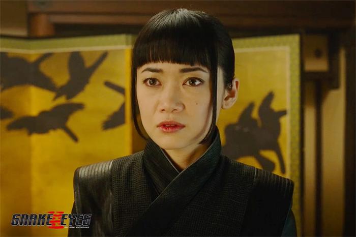 亚纪子眼含泪光.jpg