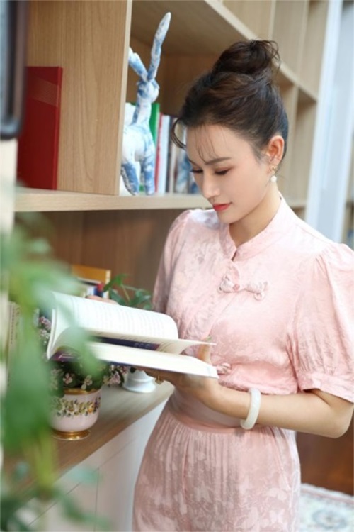 2-小稿邓个人向1545.JPG